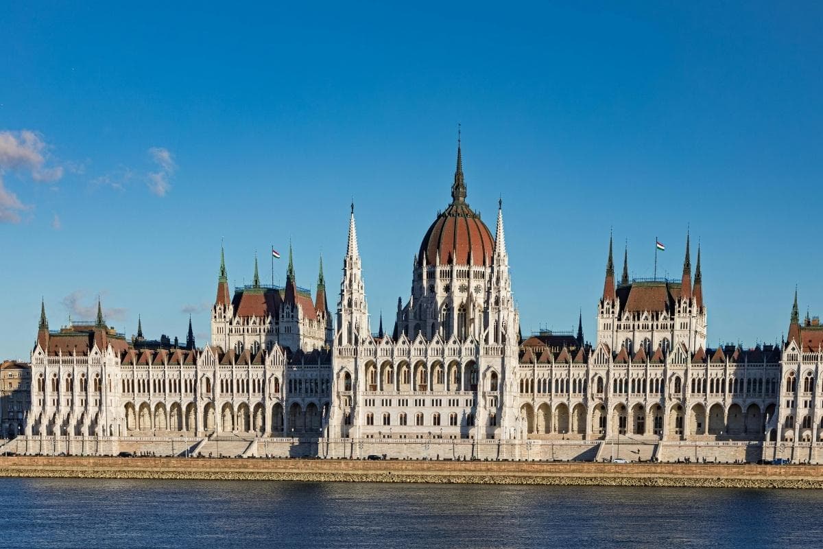 Permanent Establishment in Hungary